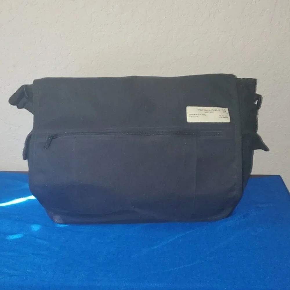 VTG Structure Black messenger bag